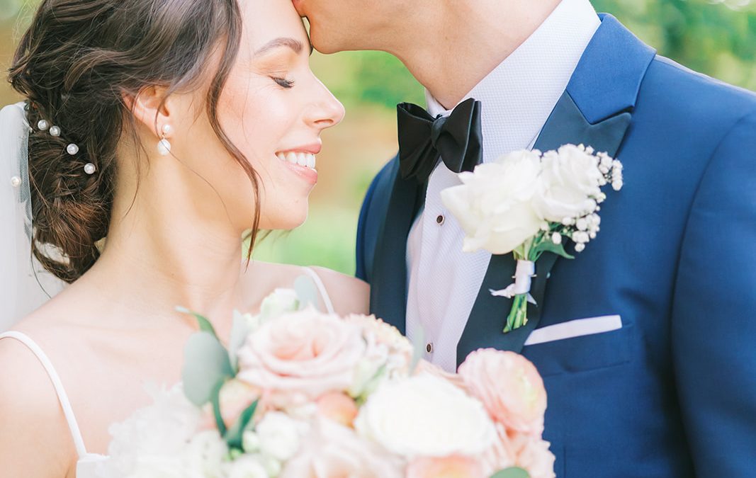 A Classic Summer Bourton Hall Wedding